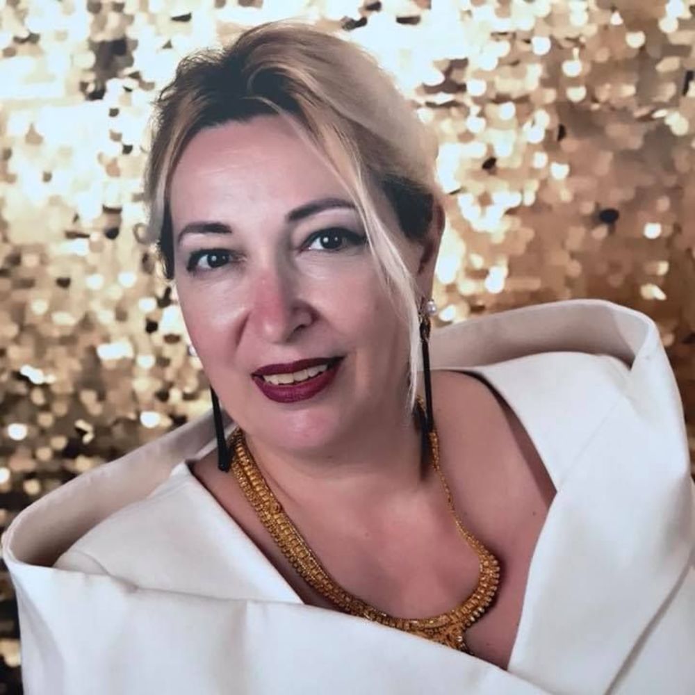 Meet your Posher, Roxana
